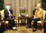 Khofifah Bahas Pendidikan-Investasi dengan Lee Hsien Loong dalam Rising Fellowship.