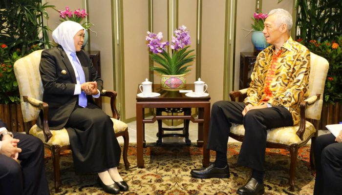 Khofifah Bahas Pendidikan-Investasi dengan Lee Hsien Loong dalam Rising Fellowship.