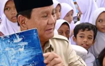 Smartboard Resmi Diluncurkan, Presiden Prabowo Targetkan Semua Kelas Jadi Ruang Belajar Digital