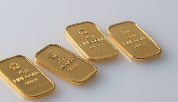 Lonjakan Minat Investasi Bikin Stok Emas Antam Tertekan