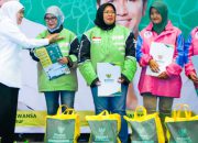 Sambut Ramadan 1447 H, Gubernur Khofifah Tebar Kepedulian untuk Ratusan Bunda Ojol dan Jemaah di Surabaya