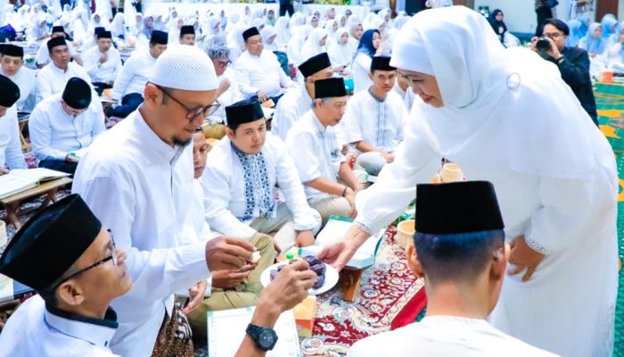 Ramadhan Penuh Inklusivitas, Gubernur Khofifah Ajak Perangkat Daerah dan Sobat Dili Khotmil Qur’an di Grahadi