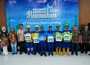 Melalui Program Pelindo Berbagi Ramadhan, TTL Bantu Ribuan Warga dan Tenaga Kerja Pelabuhan