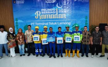 Melalui Program Pelindo Berbagi Ramadhan, TTL Bantu Ribuan Warga dan Tenaga Kerja Pelabuhan