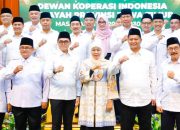 Gubernur Khofifah Lantik Pengurus Dekopinwil Jatim 2025–2030, Dorong Koperasi Perkuat Ekonomi Rakyat