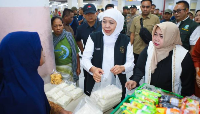 Khofifah Indar Parawansa Pastikan Stok Aman, Harga Sembako di Bawah HET