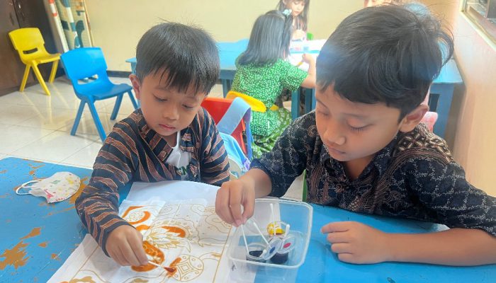 Peringatan Hari Kartini di Kuncup Bunga Sidoarjo, Anak-anak Tampil Percaya Diri Berbusana Nusantara