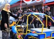 Hardiknas 2026 di Grahadi Dimeriahkan Mobil dan Motor Listrik Buatan Siswa SMK Jatim