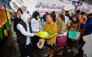 Gubernur Khofifah Gelar Operasi Pasar Murah, Harga Sembako di Kediri Jadi Sorotan