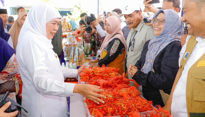 Jaga Inflasi dan Ketahanan Pangan, Gubernur Khofifah Intensifkan Pasar Murah di Daerah