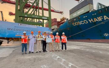 Maiden Voyage MV Cosco Haifa Perkuat Posisi Terminal Teluk Lamong di Jalur Logistik Global