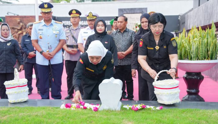 Gubernur Khofifah dan Ketum MASTRIP Destry Damayanti Kenang Perjuangan Pelajar TRIP, Perkuat Karakter Kebangsaan Generasi Muda
