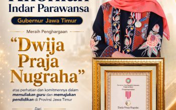 PB PGRI Anugerahkan Dwija Praja Nugraha kepada Gubernur Khofifah