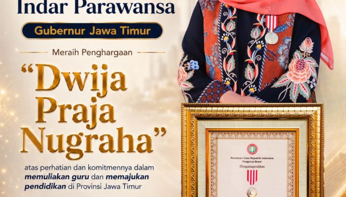 PB PGRI Anugerahkan Dwija Praja Nugraha kepada Gubernur Khofifah