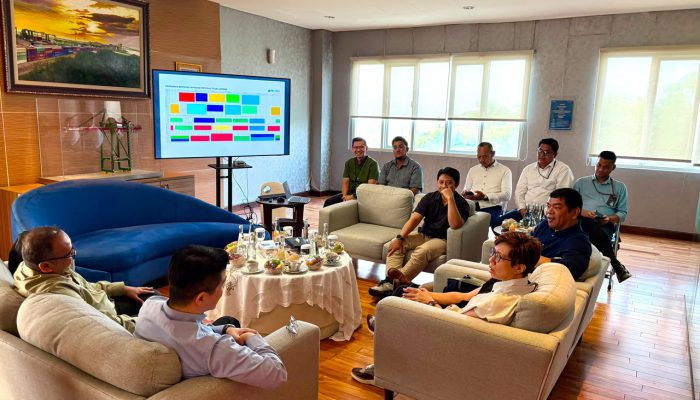 Dukung Konektivitas Indonesia Timur, Terminal Teluk Lamong Perkuat Sinergi dengan OOCL