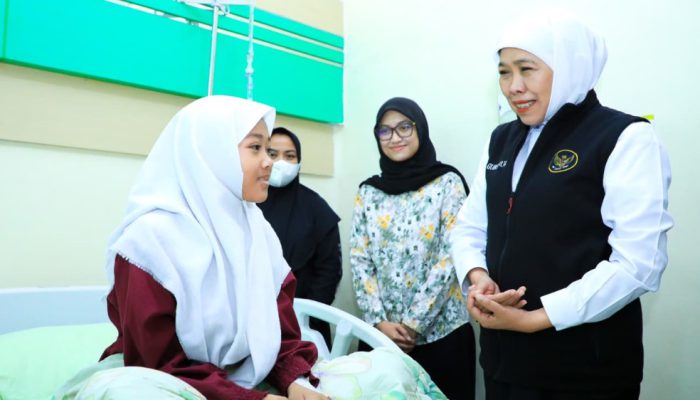 Gubernur Khofifah Ungkap Dugaan Pemicu Keracunan MBG di Sidoarjo: Distribusi Makanan Terlambat