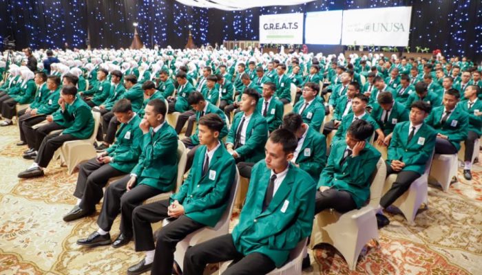 Di Hadapan Mahasiswa Baru UNUSA, Wagub Emil Ungkap Tiga Bekal Penting Menuju Indonesia Emas 2045