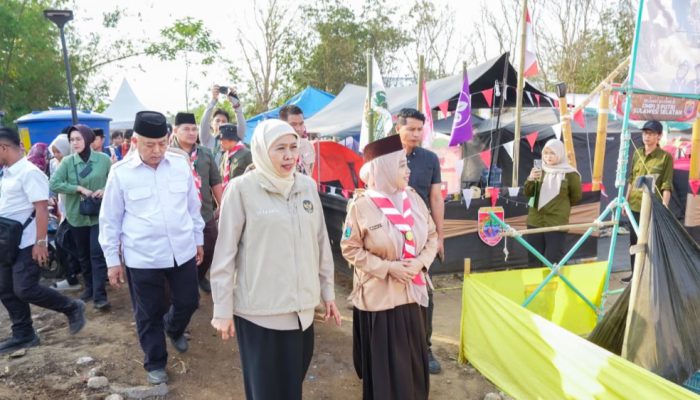 Khofifah dan Santri Pramuka PPSN VI Tanam 1.000 Pohon, Gelorakan Cinta Lingkungan