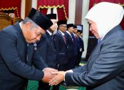 Khofifah Anugerahkan Satyalancana Karya Satya kepada 469 ASN Jatim, Tekankan Integritas dan Pelayanan Publik